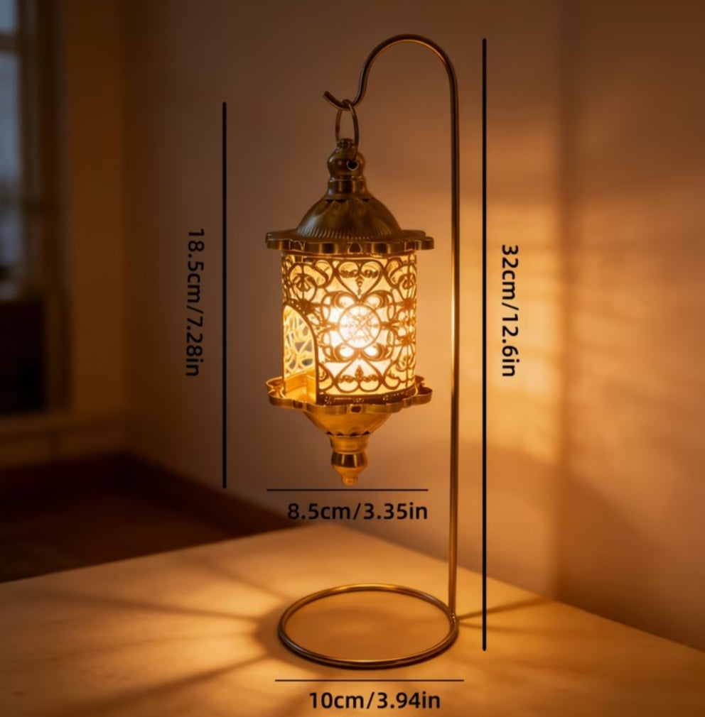 A Birdcage Candle Holder, European-Style Hollow Tabletop Decoration, Suitable for Creating a Romantic Lighting Ambiance in Bedrooms And Living Rooms