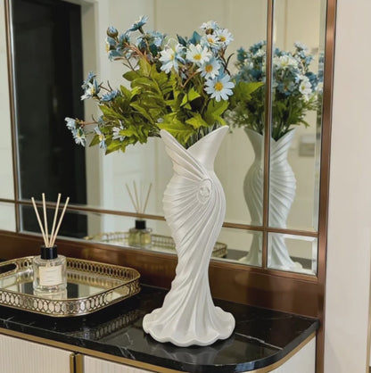 The Elegant Dress Vase Is a 3D-Printed Flower Vase That Combines High Fashion Elegance with Minimalist Home decor