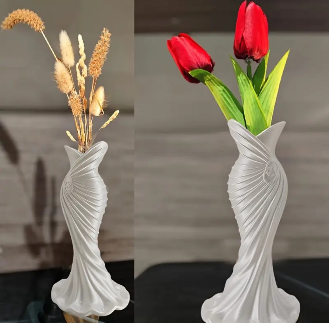The Elegant Dress Vase Is a 3D-Printed Flower Vase That Combines High Fashion Elegance with Minimalist Home decor