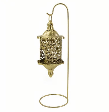 A Birdcage Candle Holder, European-Style Hollow Tabletop Decoration, Suitable for Creating a Romantic Lighting Ambiance in Bedrooms And Living Rooms